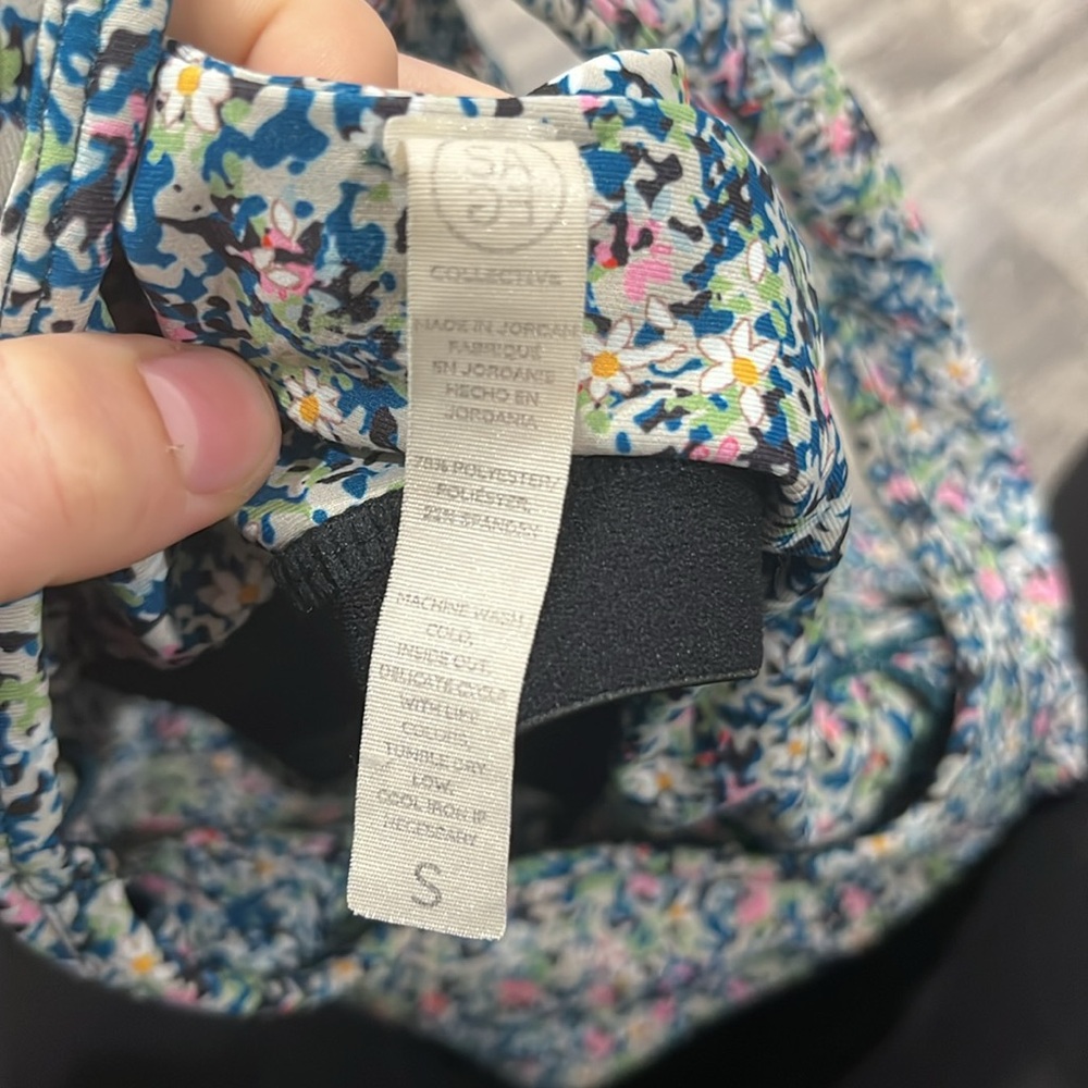 Multicolor Patterned Sports Bra - Picture 3 of 3